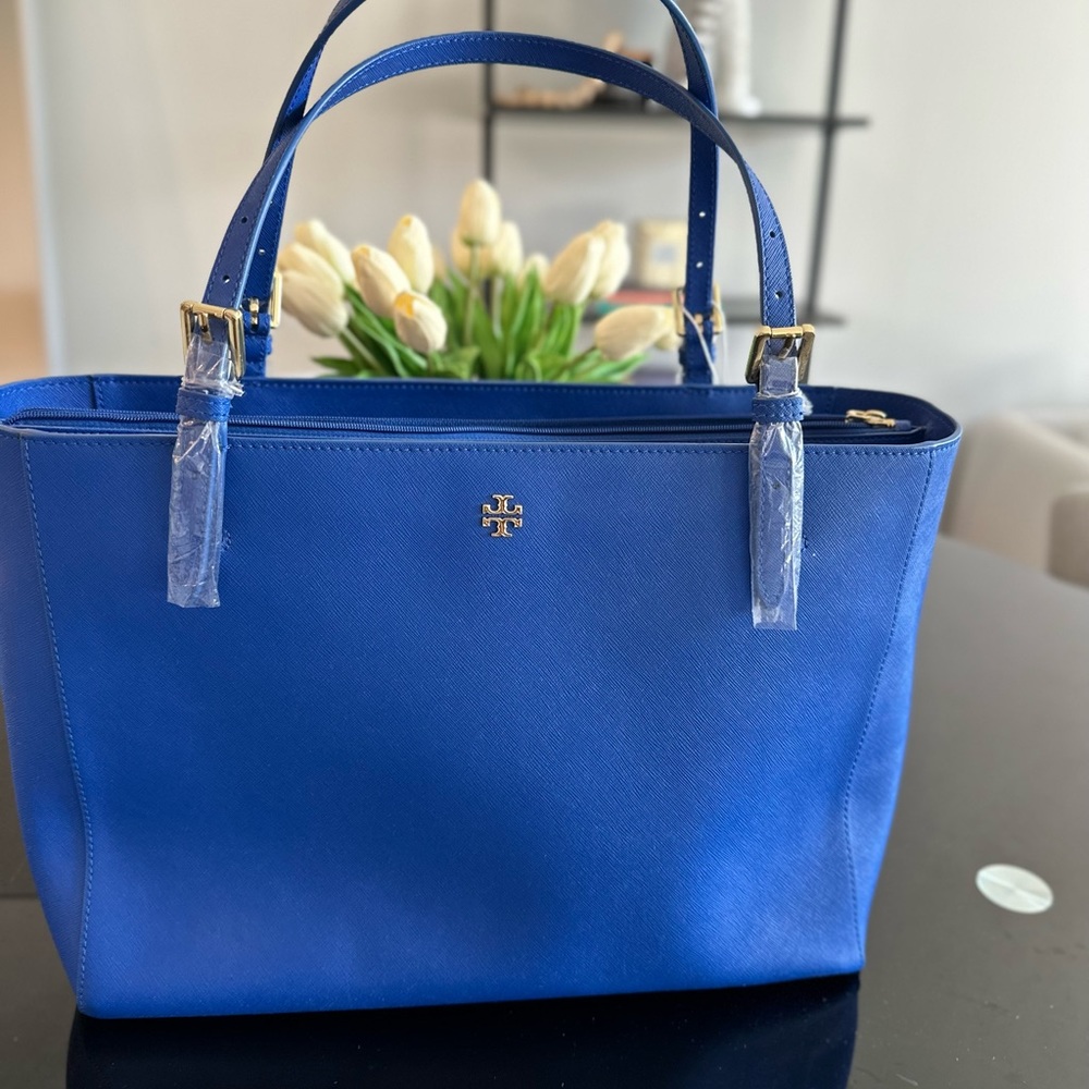 TORY BURCH YORK SAFFIANO LEATHER BUCKLE TOTE
